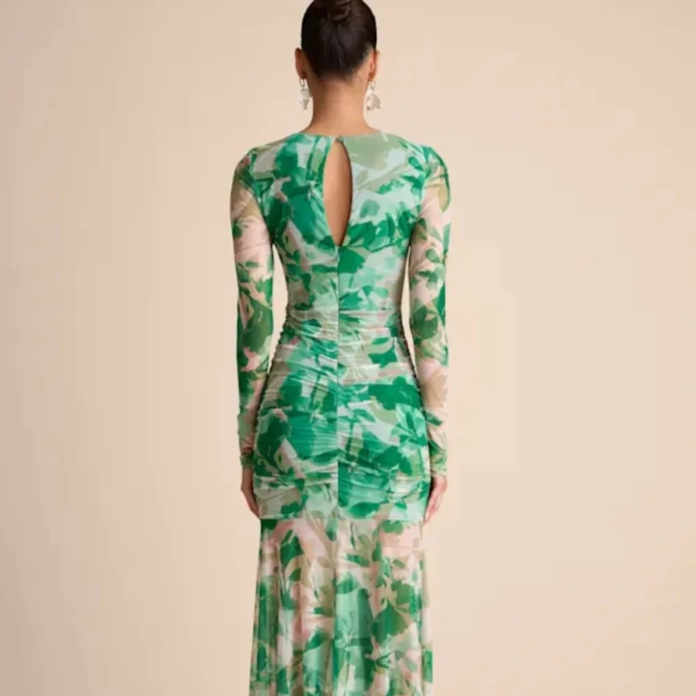 Lulu's Chic Green Geometric Long Sleeve Dress - Picture 4 of 5